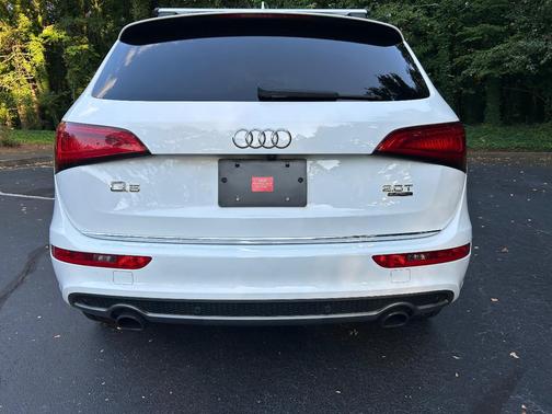 White 2017 Audi Q5 2.0T Premium Plus