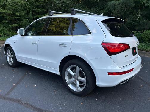 White 2017 Audi Q5 2.0T Premium Plus