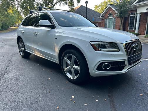 White 2017 Audi Q5 2.0T Premium Plus