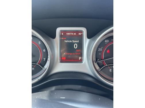 Photo 3 of 8 of 2017 Dodge Journey SE