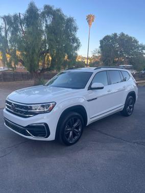 White 2021 Volkswagen Atlas 3.6L SE w/Technology R-Line