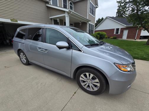 Silver 2017 Honda Odyssey EX-L