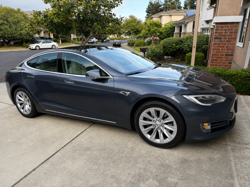 Gray 2018 Tesla Model S 75D