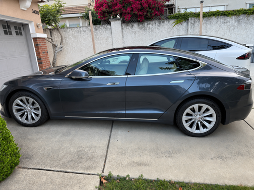 Gray 2018 Tesla Model S 75D