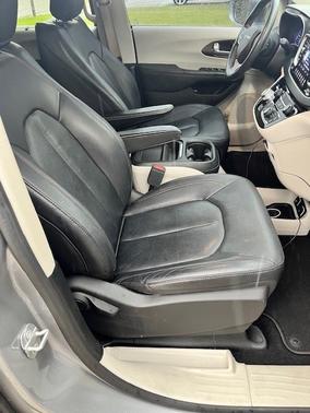 2019 Chrysler Pacifica Hybrid Touring L