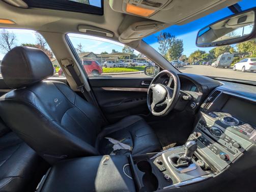 2011 INFINITI G25x Base