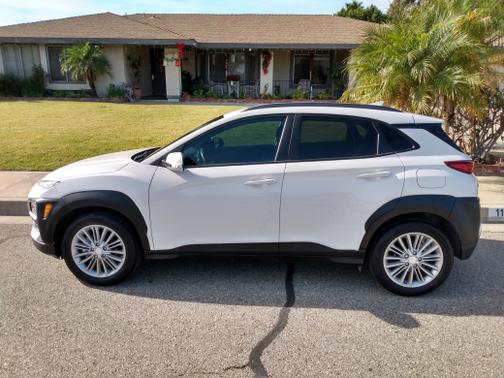 2020 Hyundai KONA SEL Plus