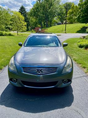Silver 2013 INFINITI G37 x