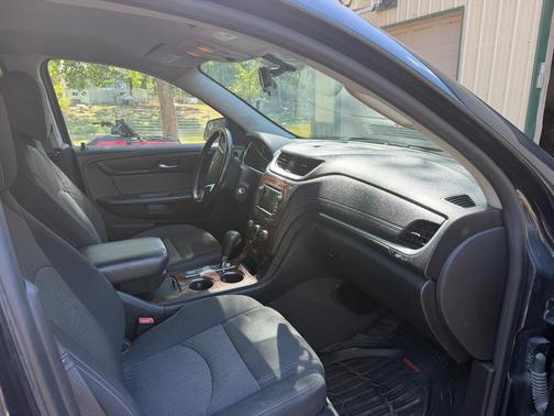 Black 2013 Chevrolet Traverse 1LT