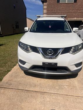White 2016 Nissan Rogue S
