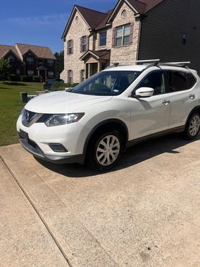 White 2016 Nissan Rogue S