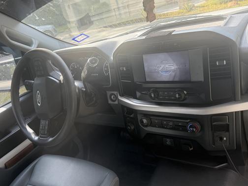 White 2023 Ford F-150 XL