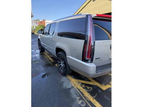 2011 Cadillac Escalade ESV Platinum Edition