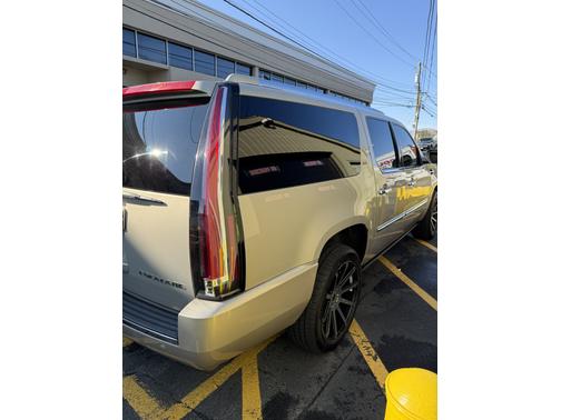 2011 Cadillac Escalade ESV Platinum Edition