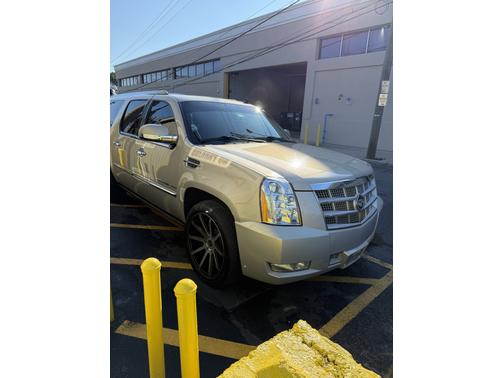 2011 Cadillac Escalade ESV Platinum Edition