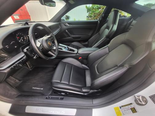 2020 Porsche 911 Carrera S
