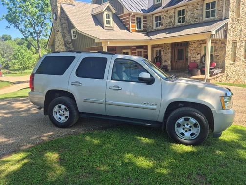 Beige 2007 Chevrolet Tahoe LT
