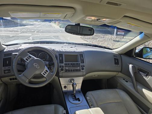 2004 INFINITI FX35 Base