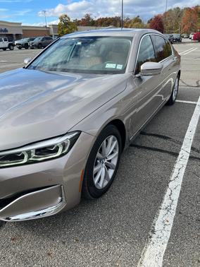 2022 BMW 740 i xDrive