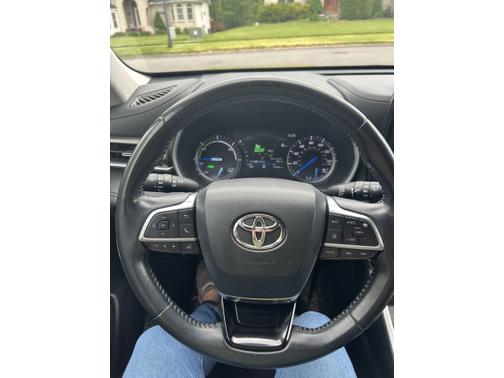 2020 Toyota Highlander Hybrid XLE