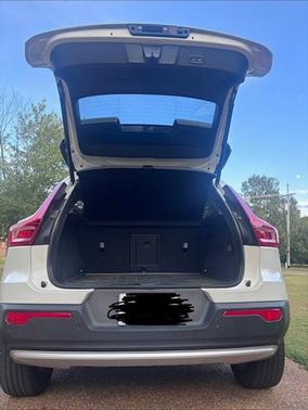 White 2023 Volvo XC40 B5 Plus Bright Theme
