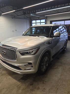 2022 INFINITI QX80 LUXE