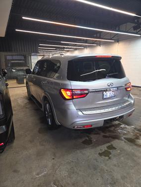 2022 INFINITI QX80 LUXE