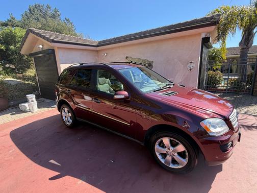 Red 2007 Mercedes-Benz M-Class ML500 4MATIC
