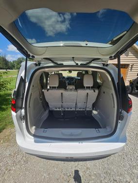 White 2021 Chrysler Pacifica Touring L