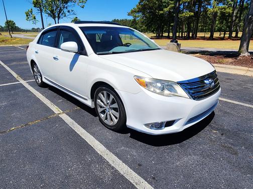 White 2011 Toyota Avalon Limited