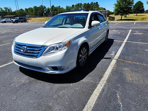 White 2011 Toyota Avalon Limited