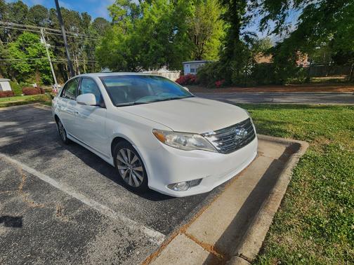 White 2011 Toyota Avalon Limited