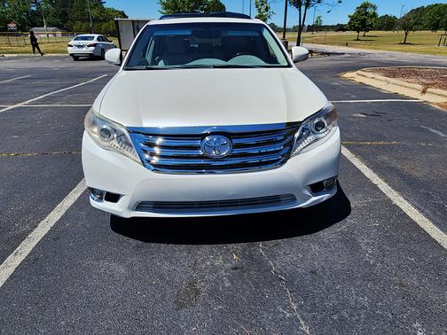 White 2011 Toyota Avalon Limited