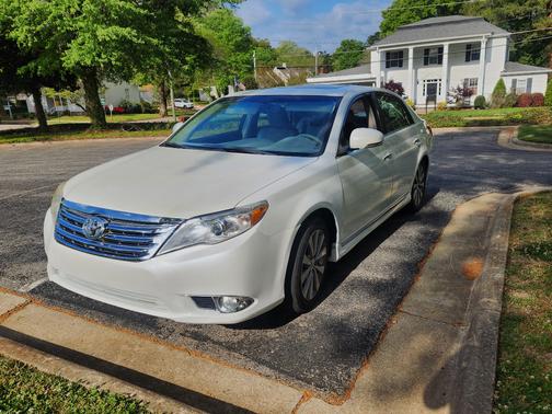 White 2011 Toyota Avalon Limited