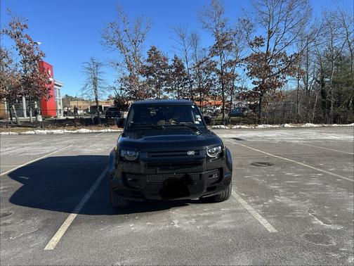 2025 Land Rover Defender 130 P400 X-Dynamic SE