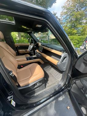 2025 Land Rover Defender 130 P400 X-Dynamic SE