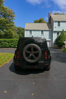 2025 Land Rover Defender 130 P400 X-Dynamic SE