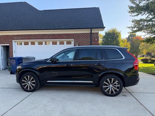 Black 2021 Volvo XC90 Recharge Plug-In Hybrid T8 Inscription 7 Passenger