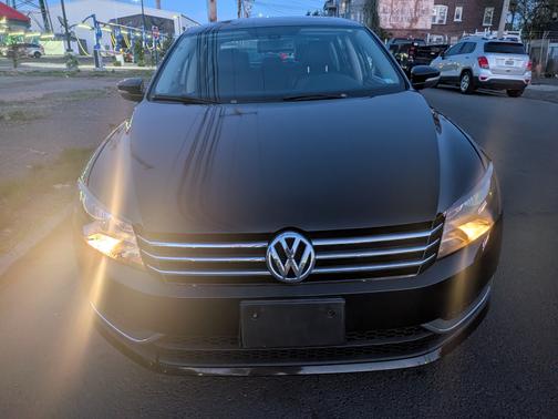 Black 2013 Volkswagen Passat 2.5 SE