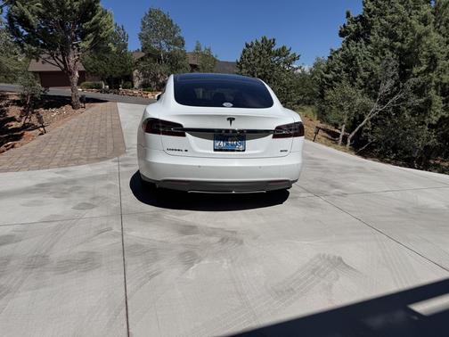 2015 Tesla Model S 90D
