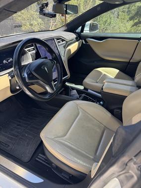 2015 Tesla Model S 90D