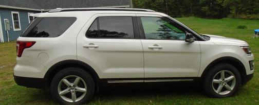 White 2017 Ford Explorer XLT