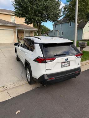 White 2019 Toyota RAV4 Hybrid LE