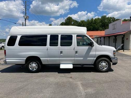 White 2013 Ford E250 Cargo