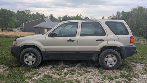 Gold 2003 Ford Escape XLS
