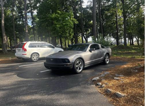 Gray 2006 Ford Mustang Base