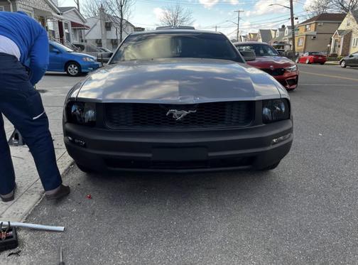 Gray 2006 Ford Mustang Base