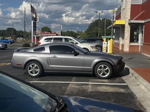Gray 2006 Ford Mustang Base