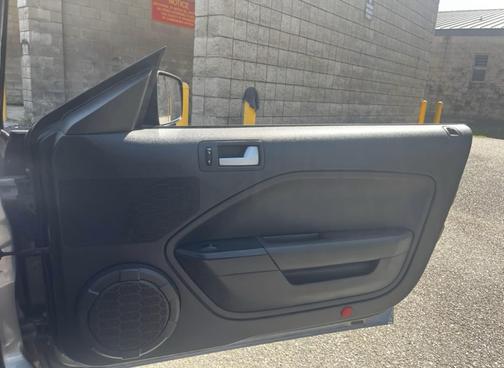 Gray 2006 Ford Mustang Base