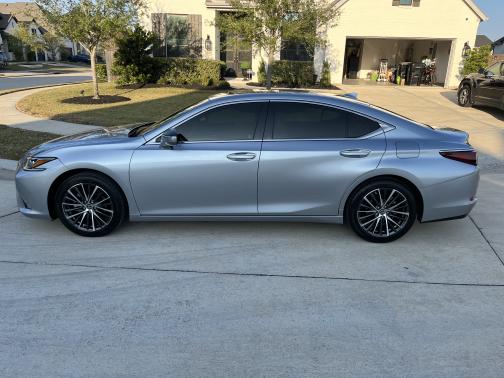 2023 Lexus ES 350 Base